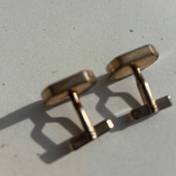 Vintage Swank Cufflinks with Hunter rifle & a Springer Spaniel - Picture 3 of 4